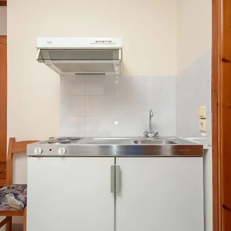 瑞纳瓦莱塔一室公寓酒店 公寓 Naxos City